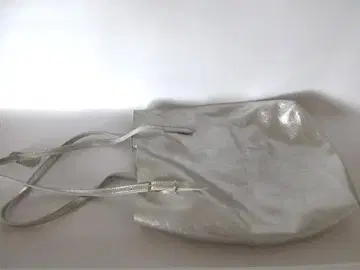 Cepica 소가죽 실버 메탈릭 토트백
