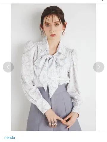 rienda 꽃무늬 리본 포함 블라우스