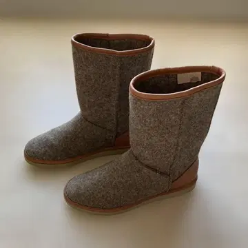 그레이 울 어그 부츠 미들컷
