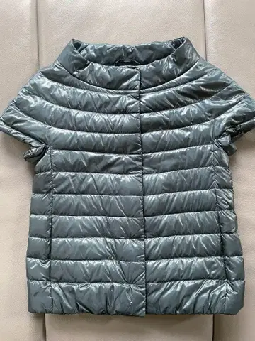 HERNO 헬노 이코니코 반팔 다운 40 사이즈