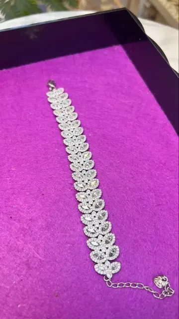 Swarovski 엘레강트 오벌 컷 크리스탈 팔찌