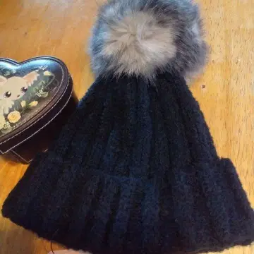 카시라 브랜드 블랙 니트 모자 그레이 퍼 포함 프리 사이즈 새상품입니다.