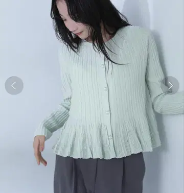 내추럴 뷰티 베이직 랜덤 리브 펄 버튼 가디건