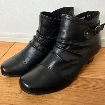 [ 새상품 미사용 ] Dona M iss 블랙 스트랩 부츠 23cm