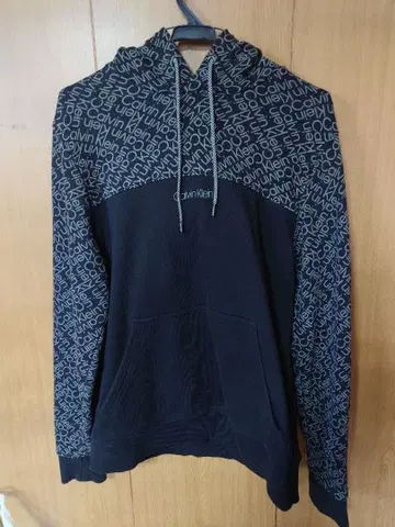 Calvin Klein 블랙 패턴 후드티 S 사이즈 CK