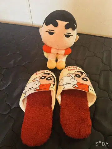 짱구는 못말려 슬리퍼와 봉제 인형 세트