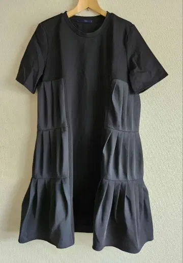 폴린 블루 포리느브로 원피스 이소재 블랙