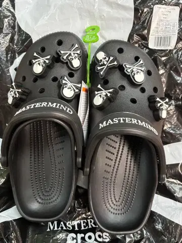 새상품 mastermind JAPAN x Crocs 샌들