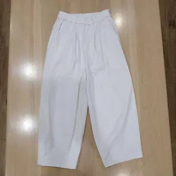 휴일과 시 뉴 모자 꽁지 팬츠