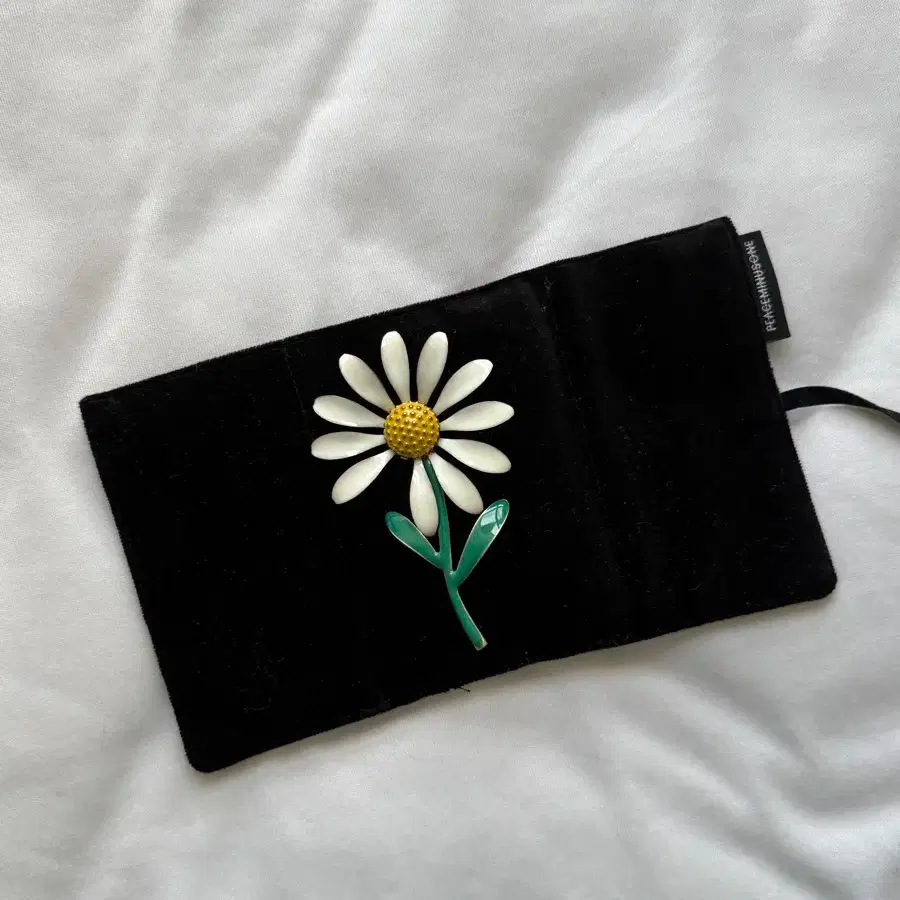 PEACEMINUSONE | 피스마이너스원 Peaceminusone Daisy Brooch #지