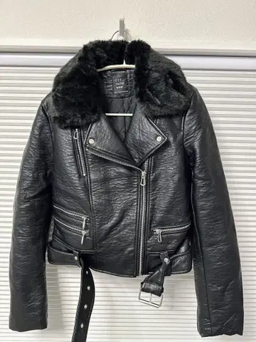 퍼 달린 블랙 가죽 라이더 자켓 ZARA
