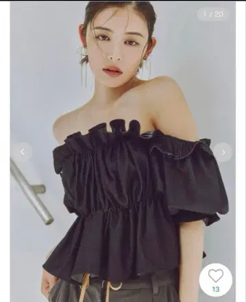 스나이델 데님 개더 오프숄더 상의