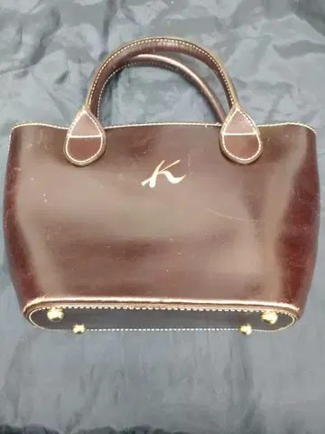 (B) k 다크 브라운 가죽 핸드백