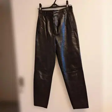이탈리아제 블랙 가죽 턱 슬림핏 팬츠