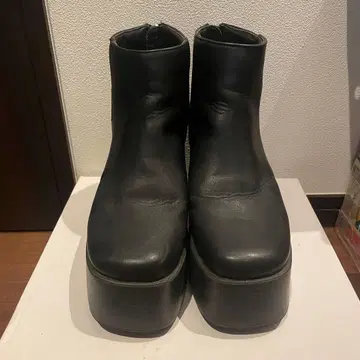 블랙 플랫폼 부츠 하이힐