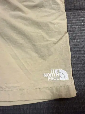 THE NORTH FACE 베이지 숏팬츠