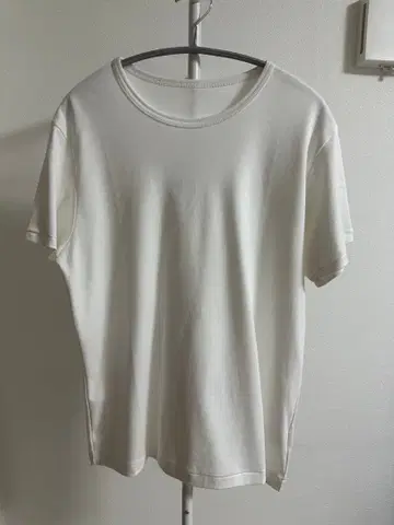 ABYTS 화이트 T셔츠