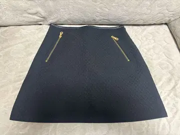 BLUE LABEL 네이비 퀼팅 스커트 무릎 기장