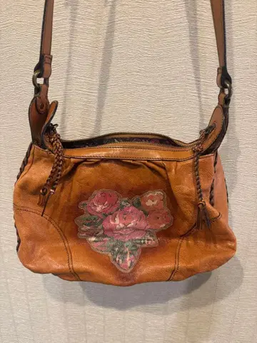 ANNA SUI 꽃무늬 프린트 가죽 숄더백