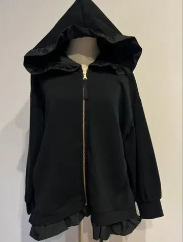로즈 티아라 후드티 블랙