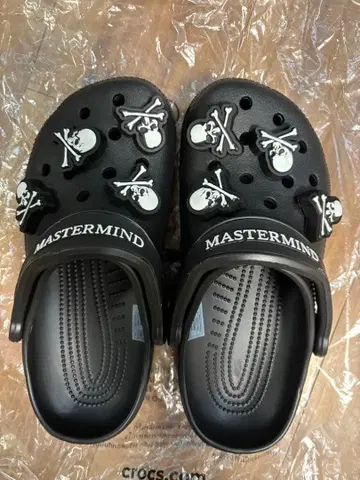 새상품 mastermind JAPAN x Crocs 샌들