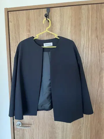 BROOCH 노카라 자켓 블랙