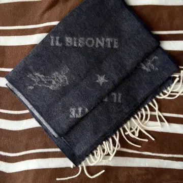 [새상품] IL BISONTE 다크 블루 네이비 머플러
