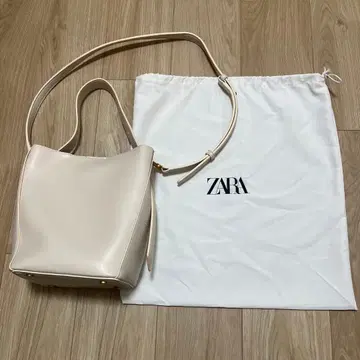 미사용 새상품 ZARA 화이트 숄더백