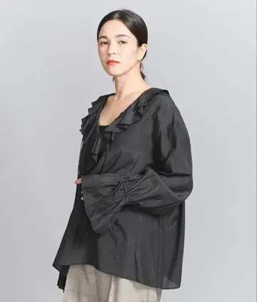 뷰티 앤 유스 셔츠
