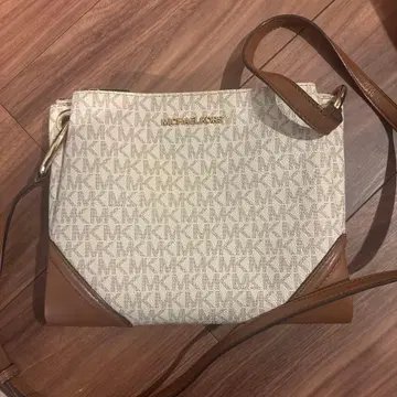 마이클코어스 숄더백