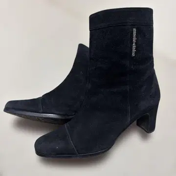 marie claire 블랙 숏부츠 22.5cm
