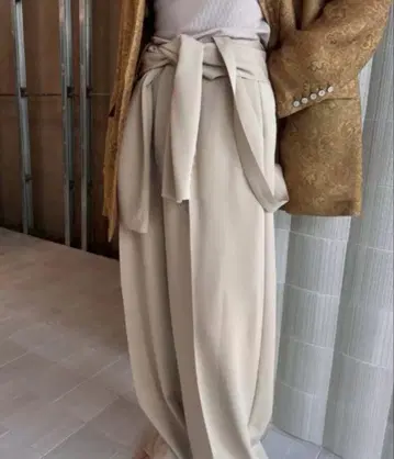 MEDI FAKE SLEEVE SUSPENDER PANTS