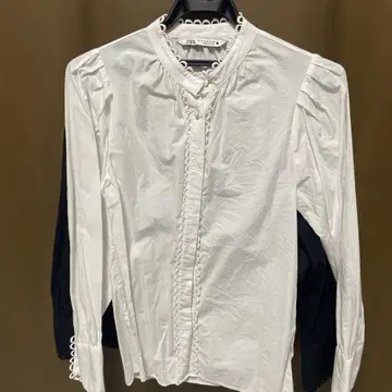 ZARA 화이트 긴팔 셔츠 XS
