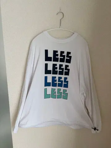 clesste 'LESS' MASSIVE L/S T-SHIRT 사이즈: