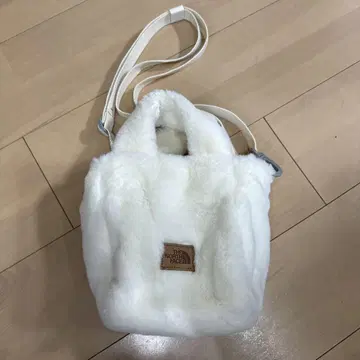 THE NORTH FACE 퍼 숄더백