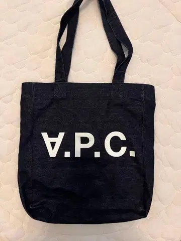 A.P.C. 다크 블루 토트백