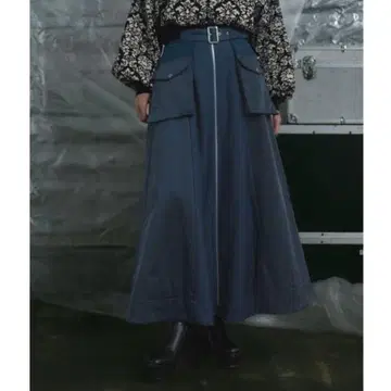 HARE 이소자이 절개 벌룬 포켓 스커트 블루