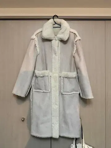 무스탕 롱 코트 베이지