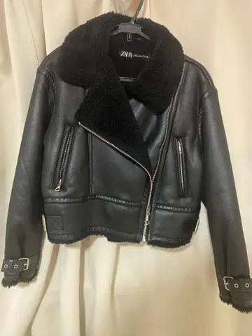 ZARA 페이크 가죽 자켓