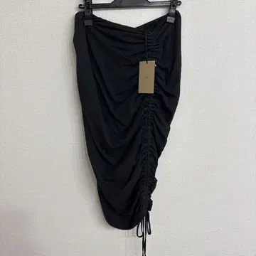 40 누메로 블랙 블랙 끈 무릎 기장 스커트