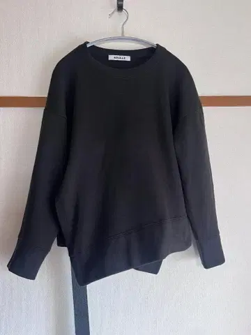 ARULLE / 블랙 비대칭 사이드 리본 트레이닝복