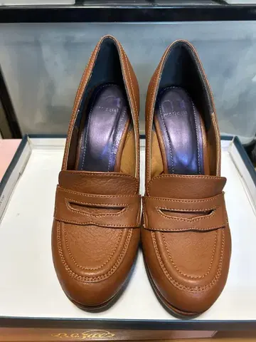 브라운 가죽 하이힐 펌프스