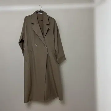 베이지 더블 브레스트 롱 코트