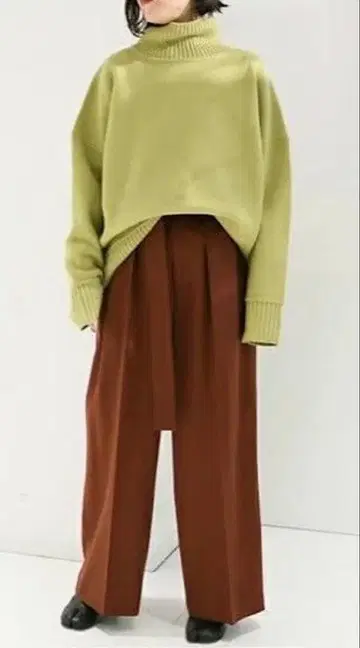 [ CITY SHOP ] 올리브 그린 터틀넥 스웨터