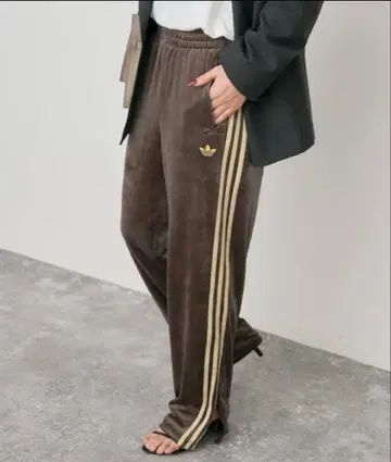 아디다스 파이어버드 벨로아 다크 브라운 트랙 팬츠