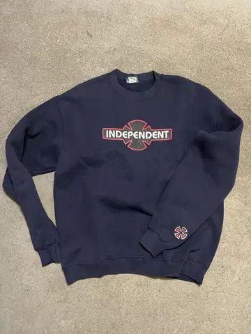 INDEPENDENT 빈티지 맨투맨 초레어 Santa Cruz
