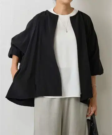 BEARDSLEY 뒷면 프릴 겉옷