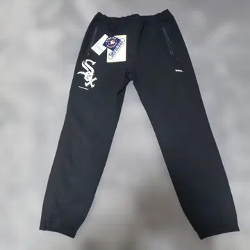 [ 새상품 ] 브리스톨 화이트 양말 메이저 콜라보 나일론 조거 팬츠 M