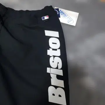 [ 새상품 ] 브리스톨 화이트 양말 메이저 콜라보 나일론 조거 팬츠 M