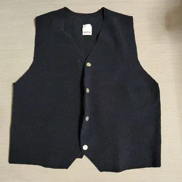 FANEUIL 블랙 니트 베스트 버튼 포함